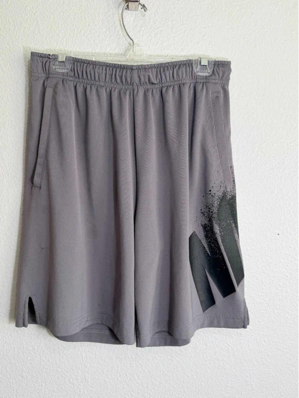 Nike Dri-FIT Gray Training Shorts Mens Large Splatter NIKE Logo Pockets